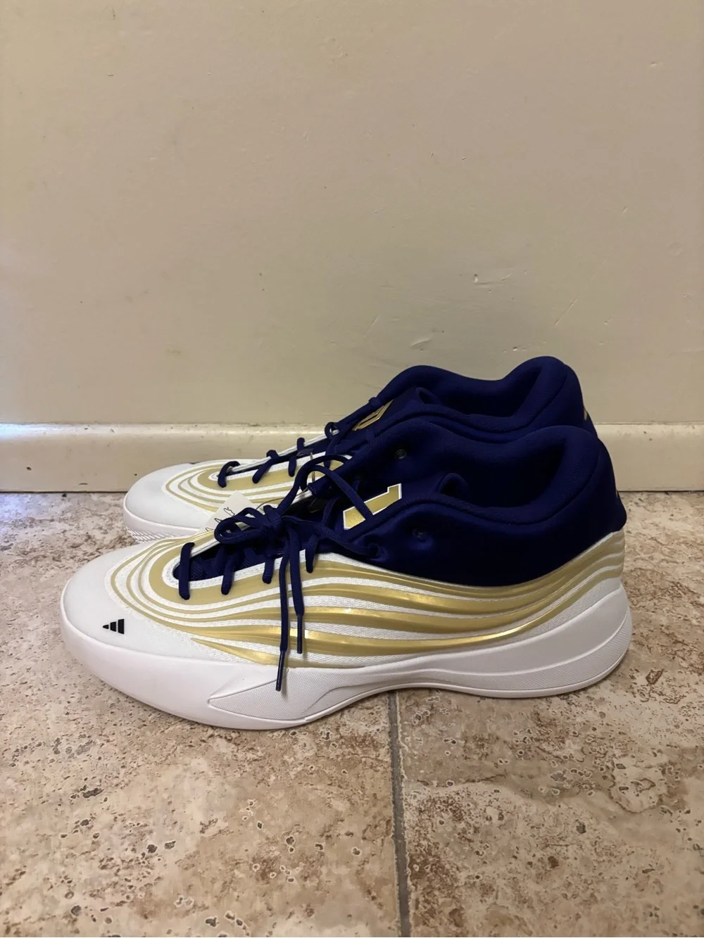 adidas Dame X Washington Huskies Basketball Sneakers Shoes Size 17 HQ0207